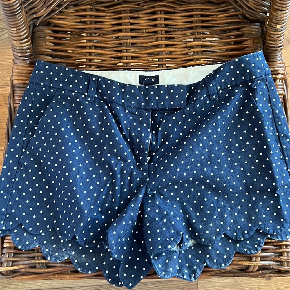 Sz. 6 J. Crew Navy with white polka dots, scalloped hem. Like new condition.